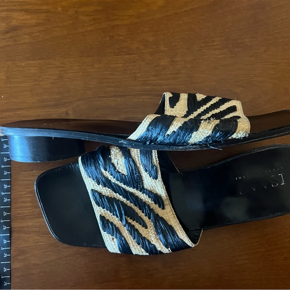 Isaac Mizrahi flat rattan zebra sandal. - Picture 2 of 3